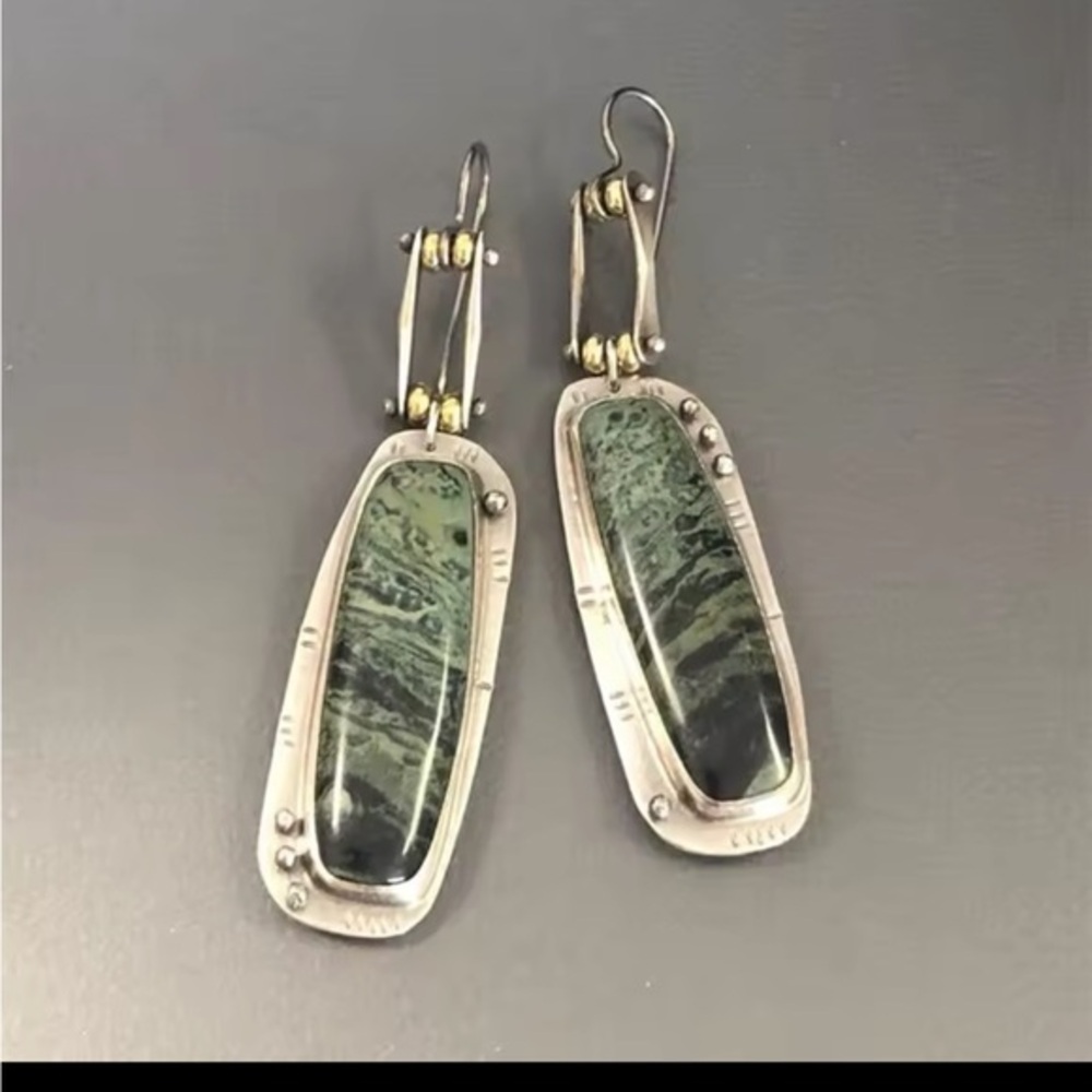 Vintage looking carved hook earrings NWOT